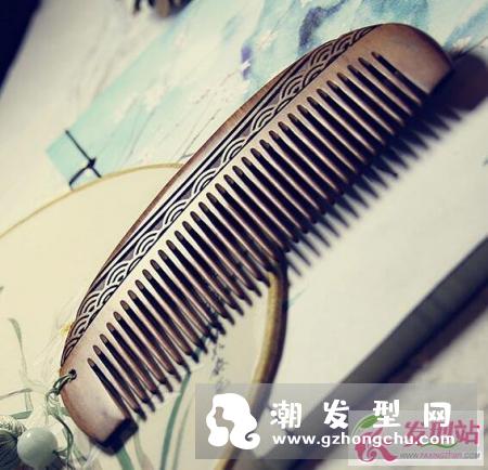 梳子都有按摩头皮的效果吗 头发要怎么梳多久要梳一次头？