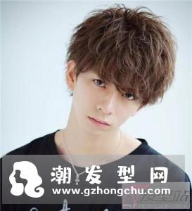 空气烫纹理短发　帅气撩妹招桃花
