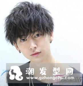 男生好看的蓬松烫发 日系小波浪微卷烫发值得一试