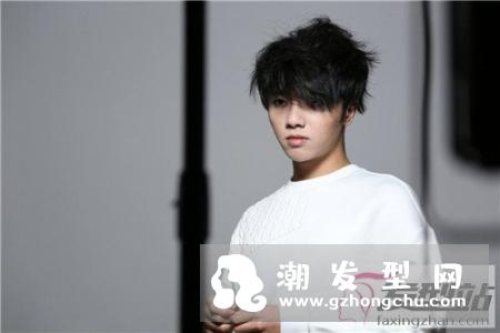 男生弄什么发型阳光帅气 韩式人气发型是首选
