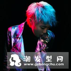 窦靖童发型图片 薄荷灰绿樱花艳粉色