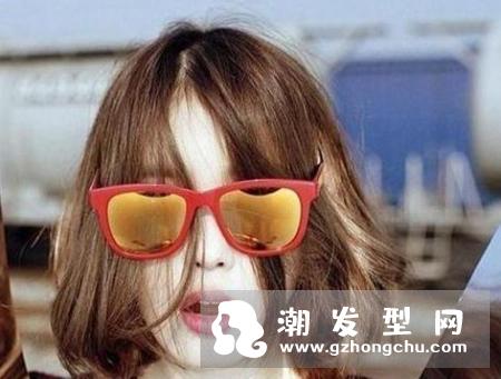 黑茶色掉色是什么颜色 阳光下黑茶色头发图片