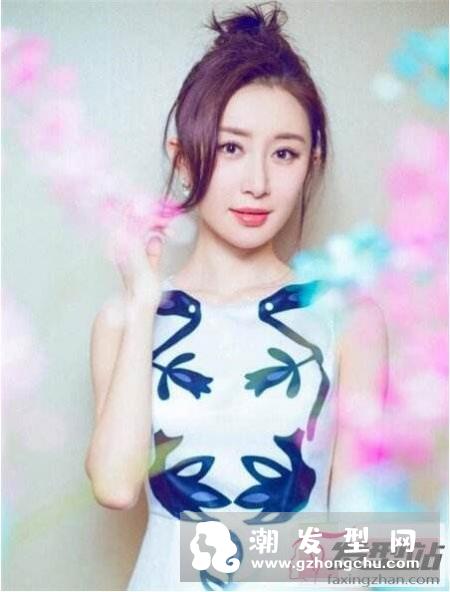 道姑头盘发发型 清爽俏皮又减龄