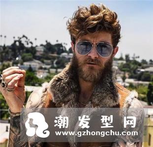 男士烫发纹理发型 将自己打造得更潮