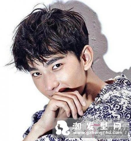 自来卷男生适合发型 专业发型师这样给的建议