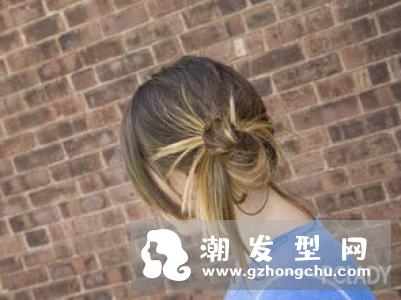 湿发纹理卷短发 半干发打造时尚风