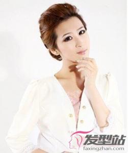 中年女性盘发发型 蓬松感盘发落落大方