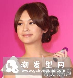 爆炸可爱！蓬松感QQ小卷满头烫修饰脸型立马get！