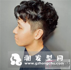 秋冬男生剪这两款最潮 个性渐变发复古锅盖