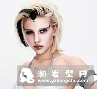 女生Omega短发发型 行走在时尚前沿