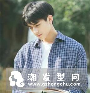 单眼皮男生适合什么发型 撩妹招桃花更时髦