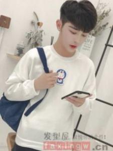 男生三道杠刻痕发型 个性酷炫回头率超高