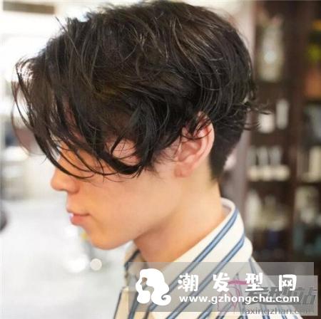 推后边烫发发量少的男生不容错过的烫发款式