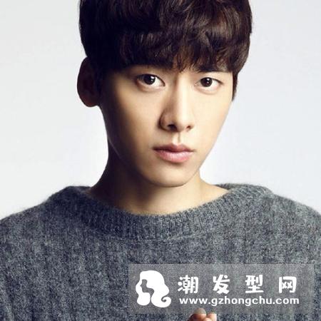 男生剪什么发型时尚帅气 潮流发型彰显男神魅力