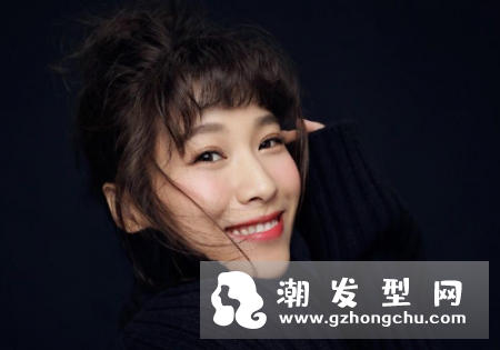 藏青色颜色头发怎么扎头发好看 适合皮肤偏黄的么