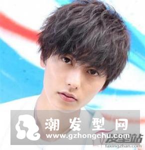 男生好看的蓬松烫发 日系小波浪微卷烫发值得一试