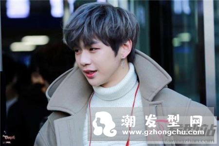 超人气纹理烫男生短发发型 时尚有型展现百变魅力
