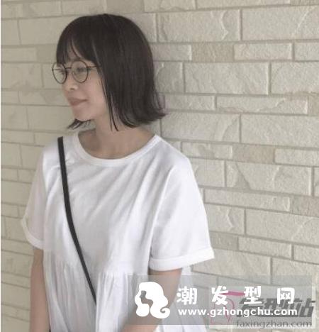 短发尴尬期发尾怎么弄好看 发尾外翻的Omega（Ω）头不二之选