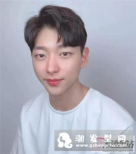 韩式流行“M字头”发型 帅哥发型模板剪这款