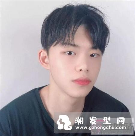 大额头男生适合的发型 “半露额”刘海让你颜值暴涨