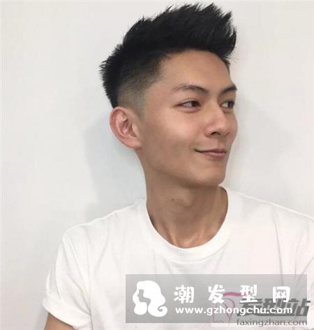 把两边剃掉的发型叫什么 铲青男生两边铲帅气迷人