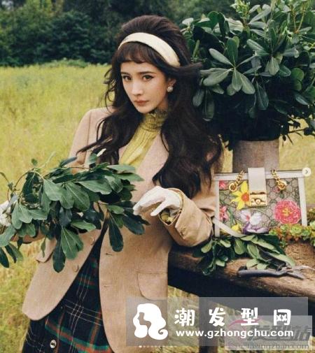 秋冬卷发热度不减,特别是羊毛卷发超多女星都纷纷换上