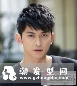纹理烫发型图男两边短 洋气瘦脸晋升元气男神