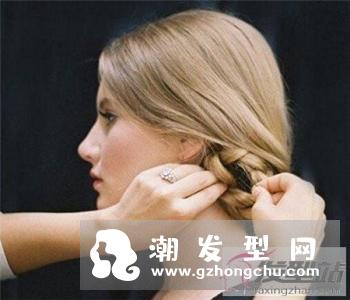 适合中年女士的盘发 妈妈款气质减龄发型
