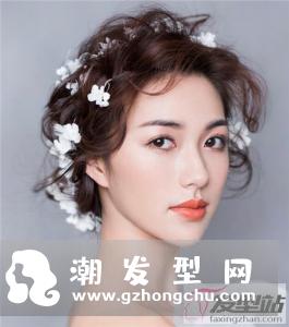 长发新娘盘发发型 凌乱风盘发独具美感