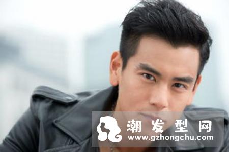 2019男士流行卷发发型 男士大爱满头小卷短发烫发显露时尚感！