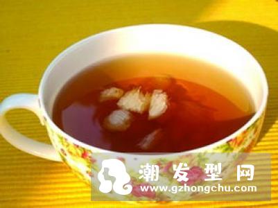 护发素多长时间洗掉效果最好 护发素的正确用法注意事项