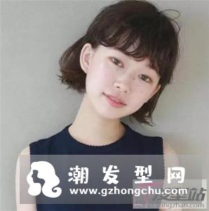 如何度过短发尴尬期 半长不短发型也能时髦