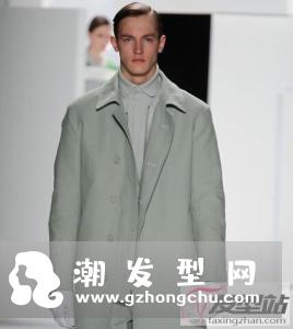 男生侧分油头发型 油头这样分更帅气有型