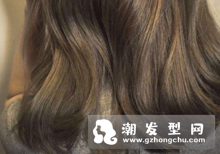 苦茶色头发怎么调配 适合什么人及需要漂吗