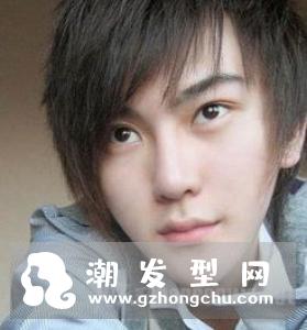 男生烫什么发型好？ 时尚烫发帅气有型让你秒变男神
