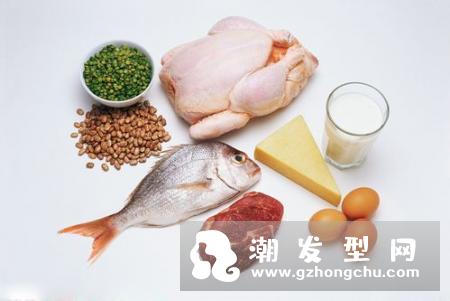 头发出油厉害怎么办 可以减少头发出油的食物