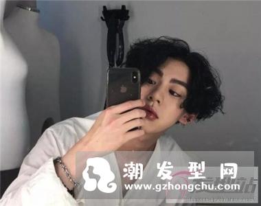 新款个性男生烫发发型 蘑菇烫小烫卷你不一定敢试