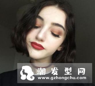 蛋卷头短发怎么烫 这样烫灵动瘦脸显气质