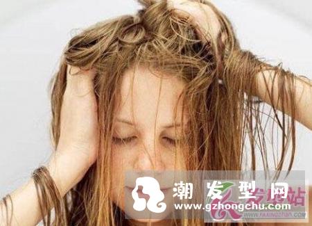 头发刚洗完就出油怎么办 这5个方解决头发出油烦恼