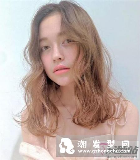 韩国女星同款懒卷发 “睡不醒”卷性感风十足