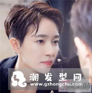 假小子短发正流行　款款掰弯身边妹纸