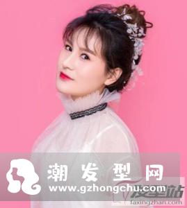 新娘发型丸子头 简约俏皮又减龄