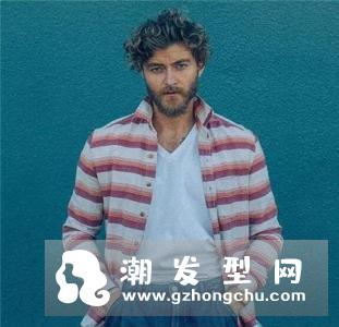 男士烫发纹理发型 将自己打造得更潮
