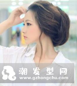 中年简单气质盘发 大方优雅年轻好几岁