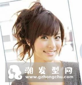 发量少如何盘发 慵懒随性盘法告别服帖