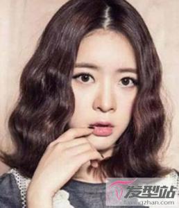 女生短发水波纹发型 灵动俏皮超级显脸小