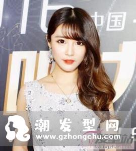 长脸女生适合的卷发 温柔修颜塑造完美脸型