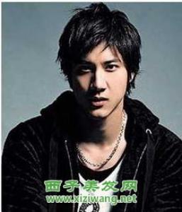方脸男生适合什么发型 韩式男发修颜显嫩超有型
