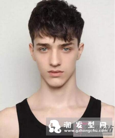 自来卷男生适合发型 专业发型师这样给的建议