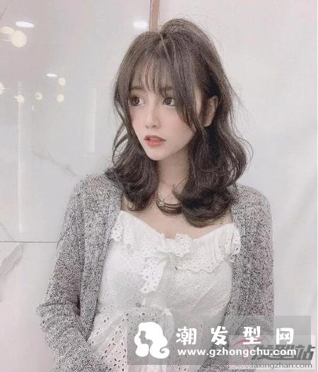 锁骨发怎么烫好看 锁骨卷发型不挑人还超耐看
